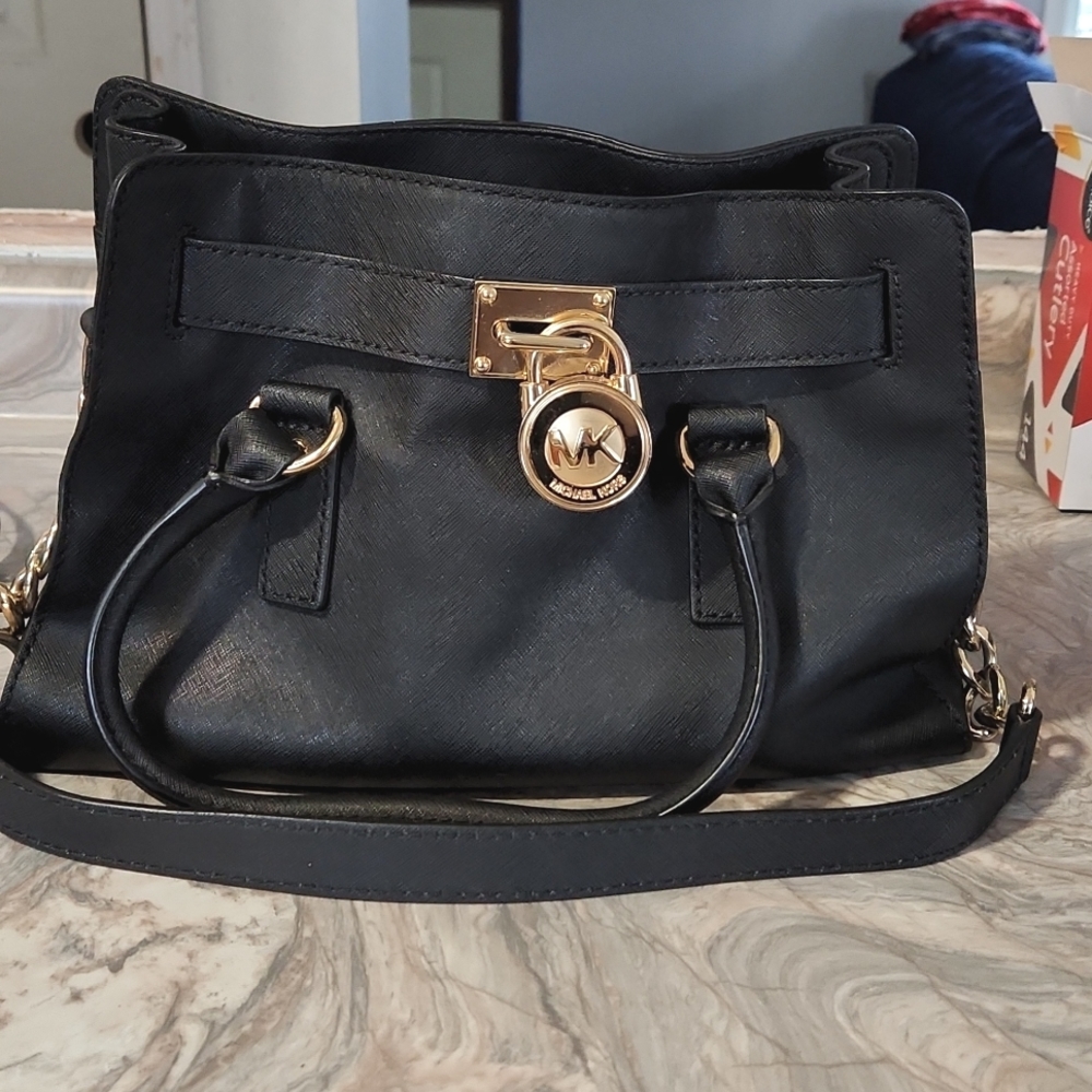 MK Hamilton purse🖤💅 gently loved.